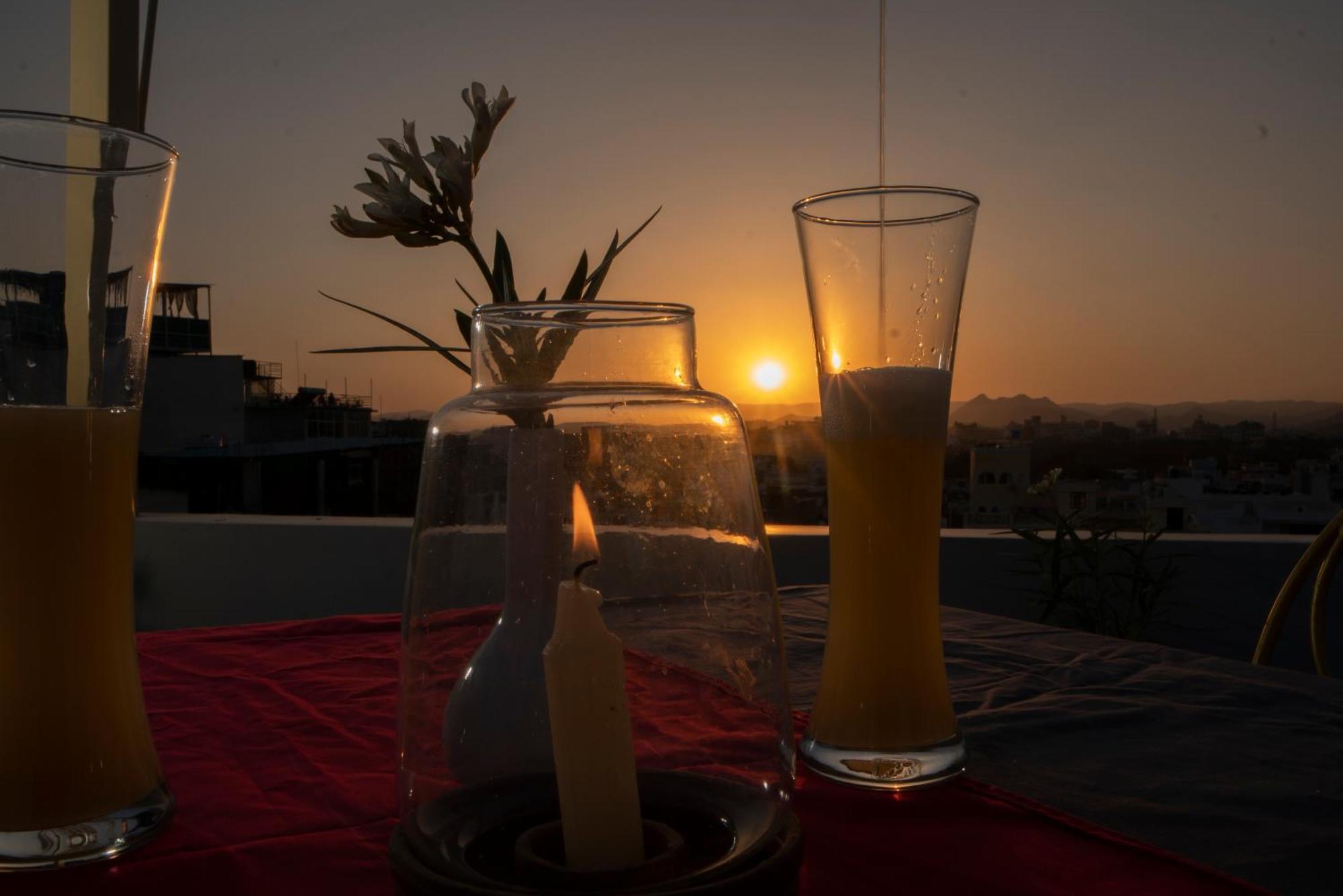 Dera Pichola- A Lake Facing Boutique Hotel 烏代浦 外观 照片