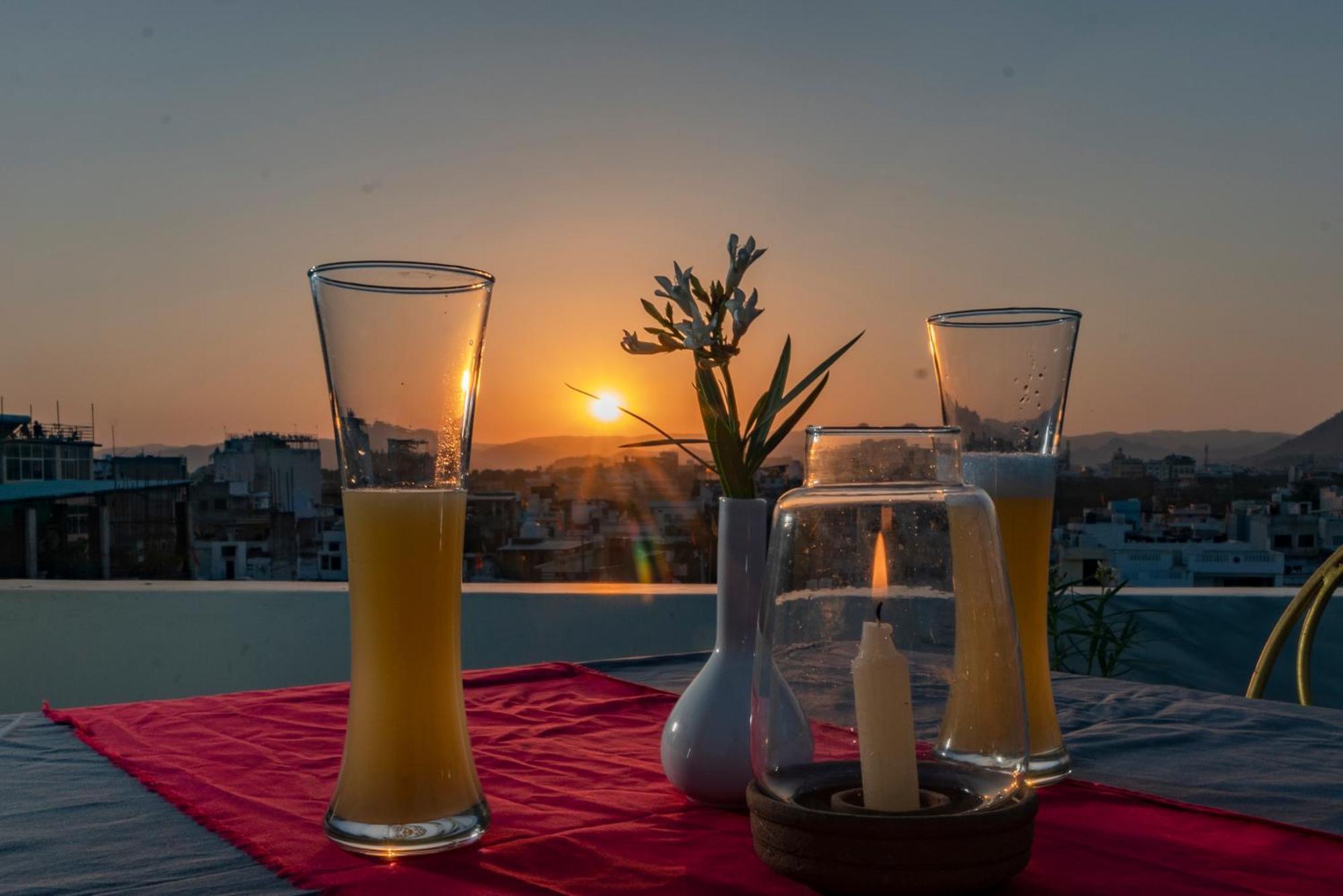 Dera Pichola- A Lake Facing Boutique Hotel 烏代浦 外观 照片