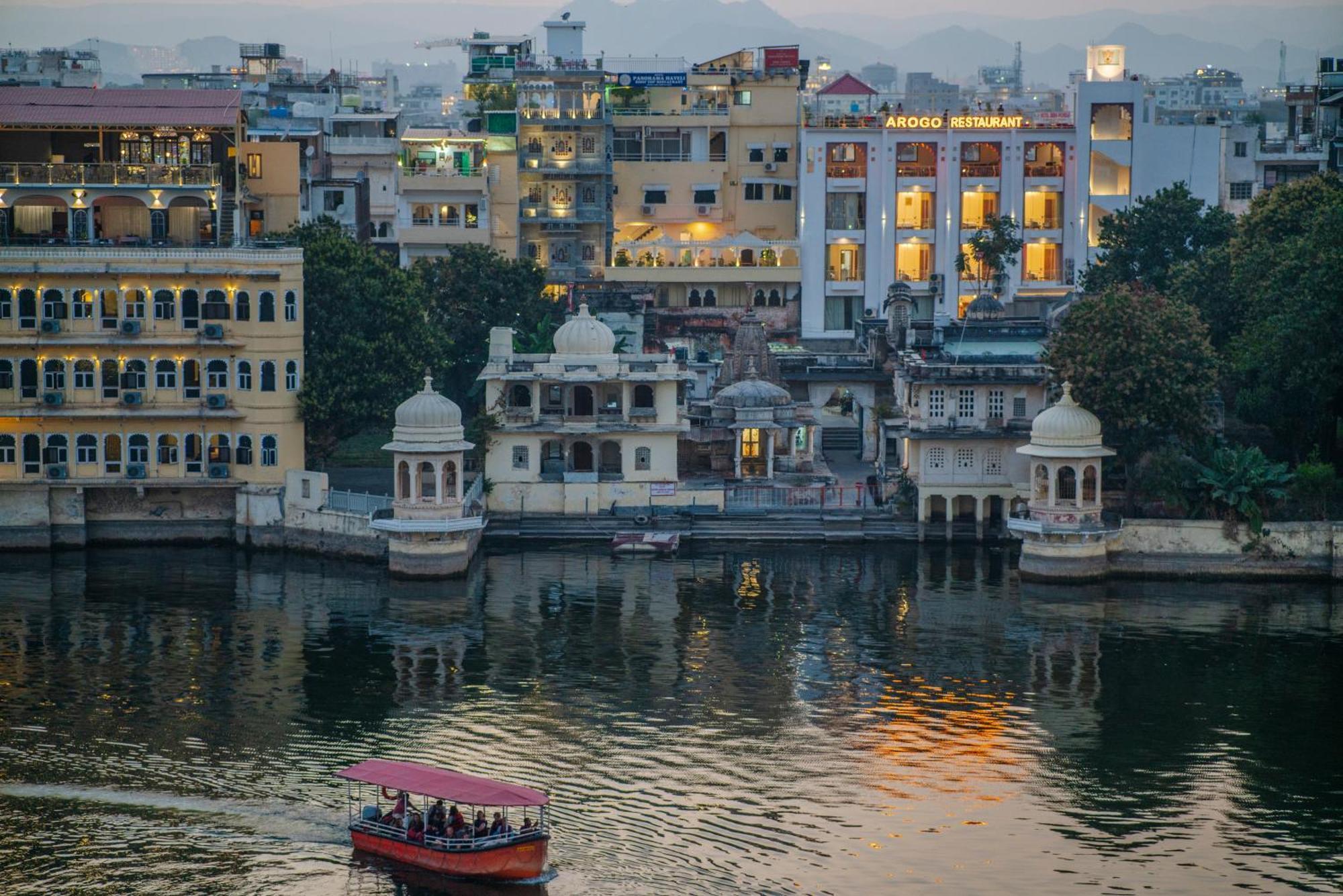 Dera Pichola- A Lake Facing Boutique Hotel 烏代浦 外观 照片