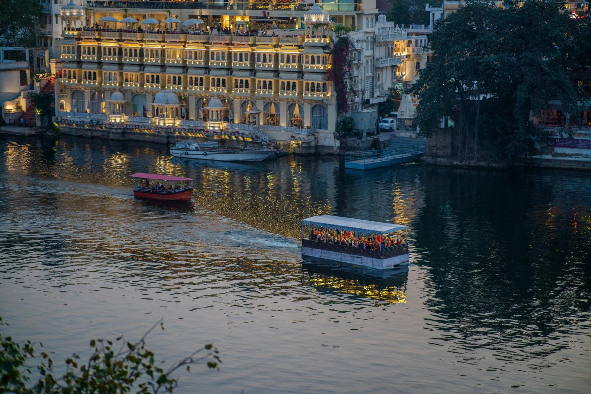 Dera Pichola- A Lake Facing Boutique Hotel 烏代浦 外观 照片